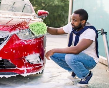 1-Les erreurs de lavage qui pourraient endommager votre voiture à long terme