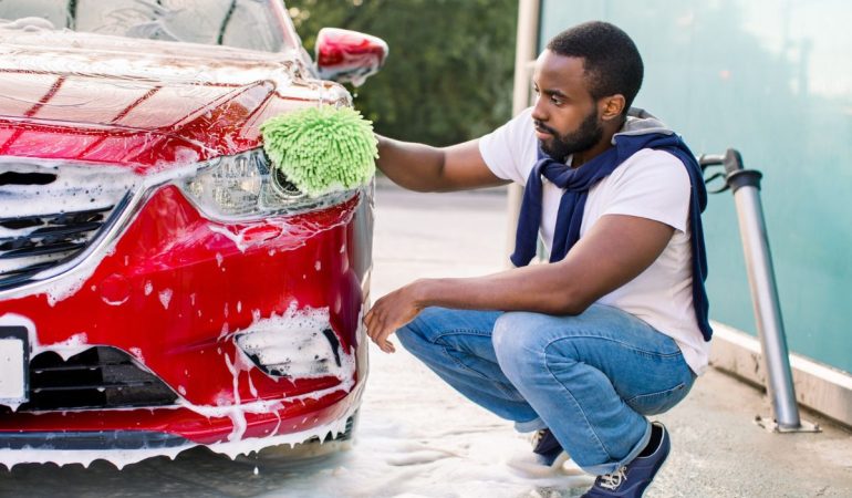 1-Les erreurs de lavage qui pourraient endommager votre voiture à long terme